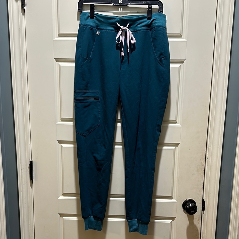 FIGS XS scrub set